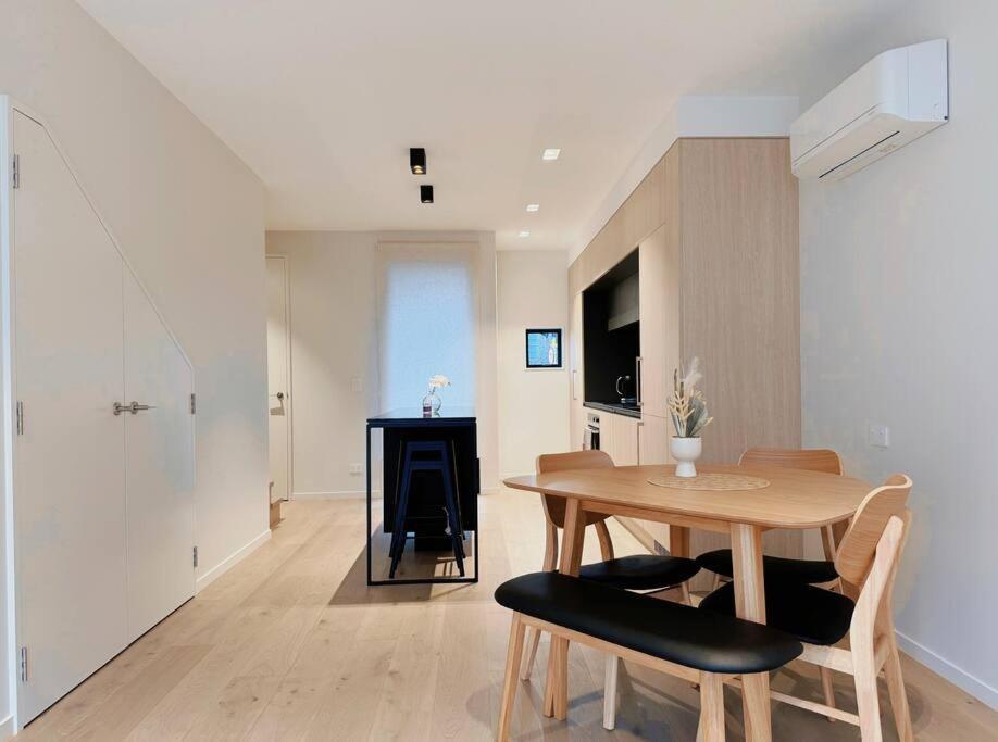 דירות כרייסטצ'רץ' Black-Luxe Living In The Heart Of City מראה חיצוני תמונה