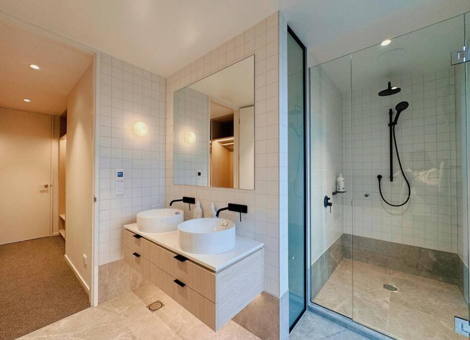 דירות כרייסטצ'רץ' Black-Luxe Living In The Heart Of City מראה חיצוני תמונה